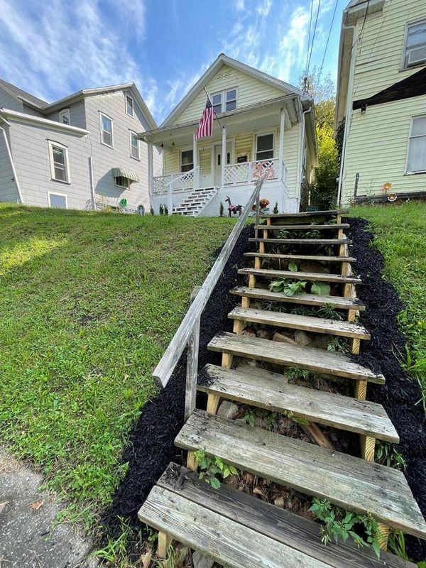 35 1/2 Manning St - Photo 2 of 9