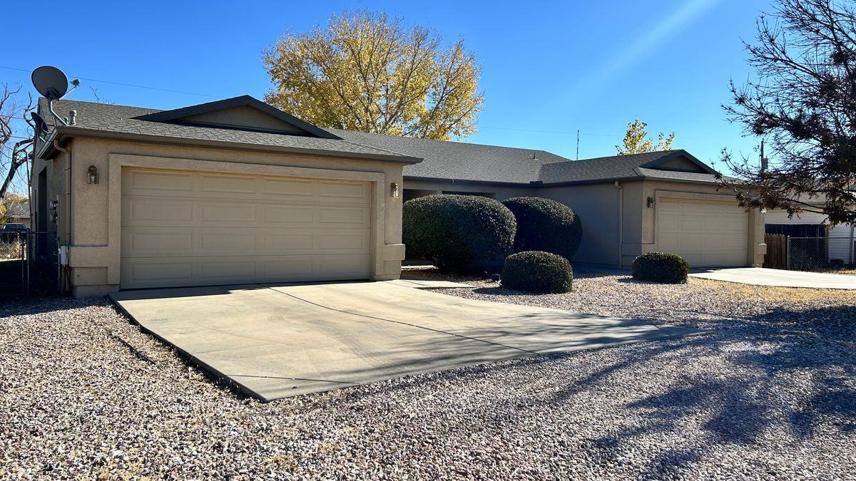 3101 N Corrine Dr - Photo 2 of 16