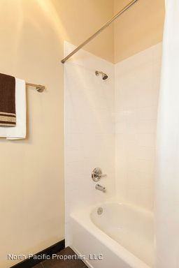 655 Crockett St - Photo 3 of 18