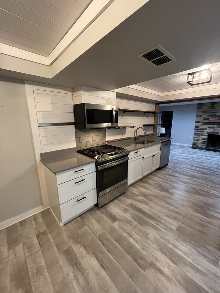 330 Sunnyside St Sw #NA - Photo 2 of 17