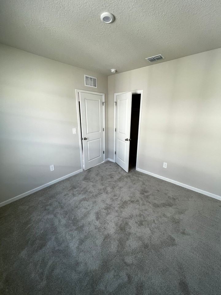 303 Raspberry Rd #303 - Photo 2 of 12