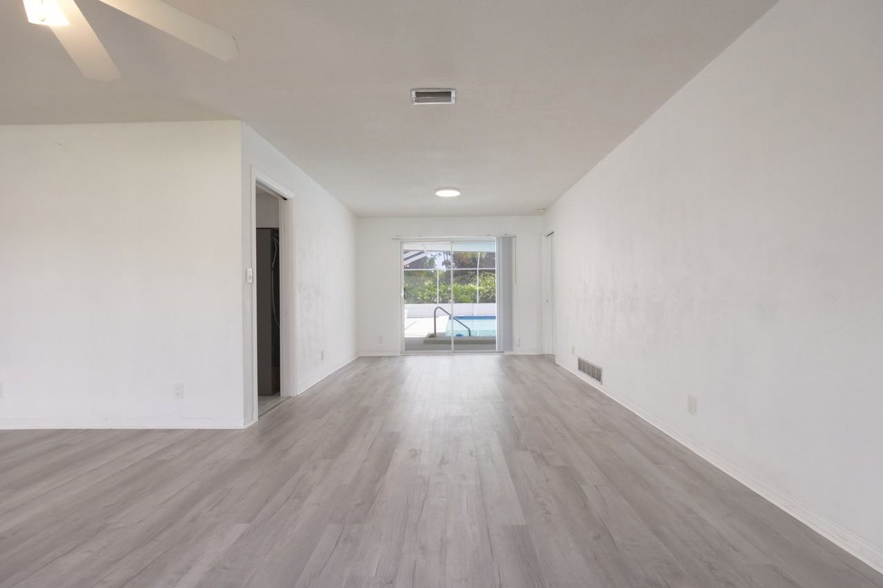 1313 Golfview Dr #NA - Photo 2 of 16