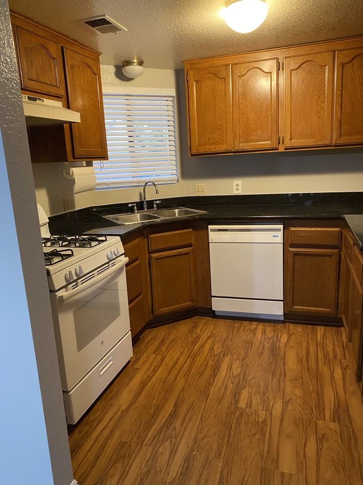 7762 Speer Dr #D - Photo 2 of 8