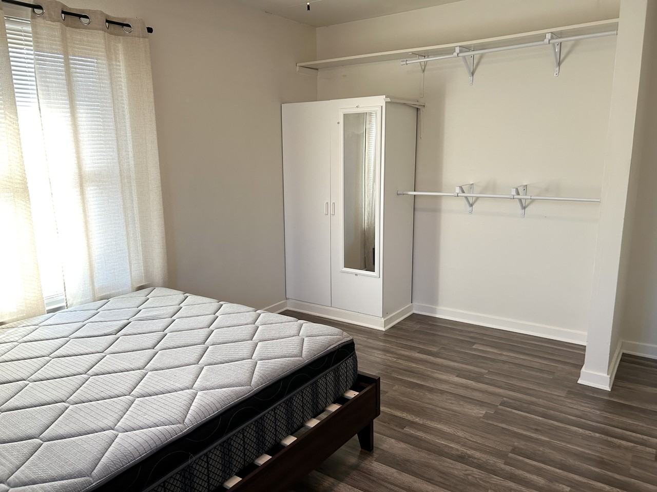 142 Meadow Glen Dr #NA - Photo 3 of 7