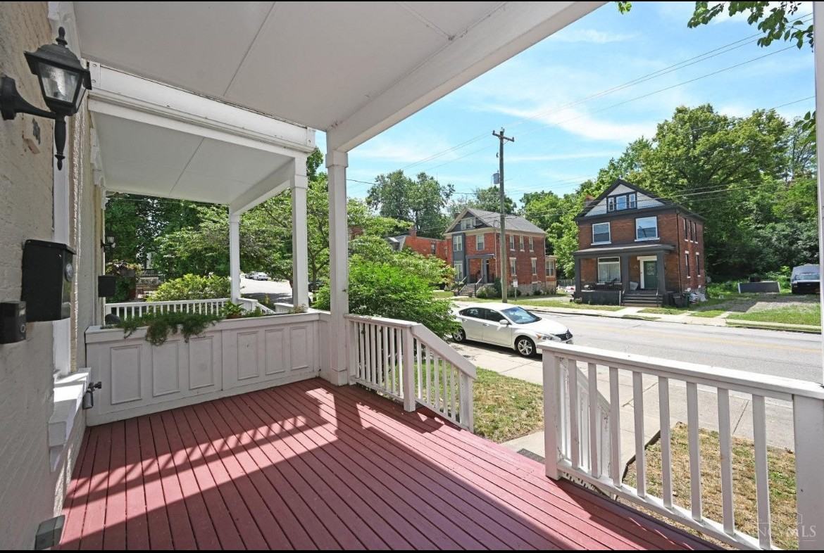 208 Oak St #NA - Photo 4 of 34