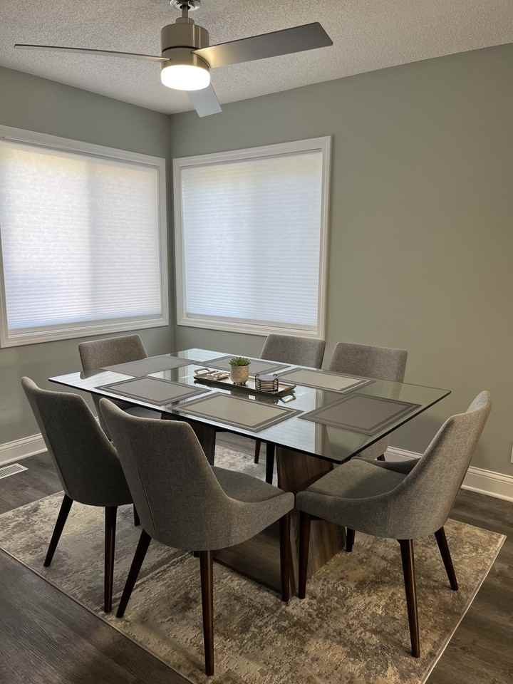 705 Tyler St Ne #NA - Photo 2 of 4