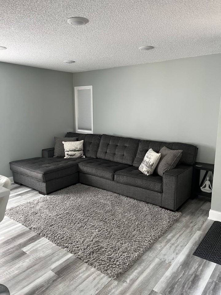 705 Tyler St Ne #NA - Photo 3 of 4