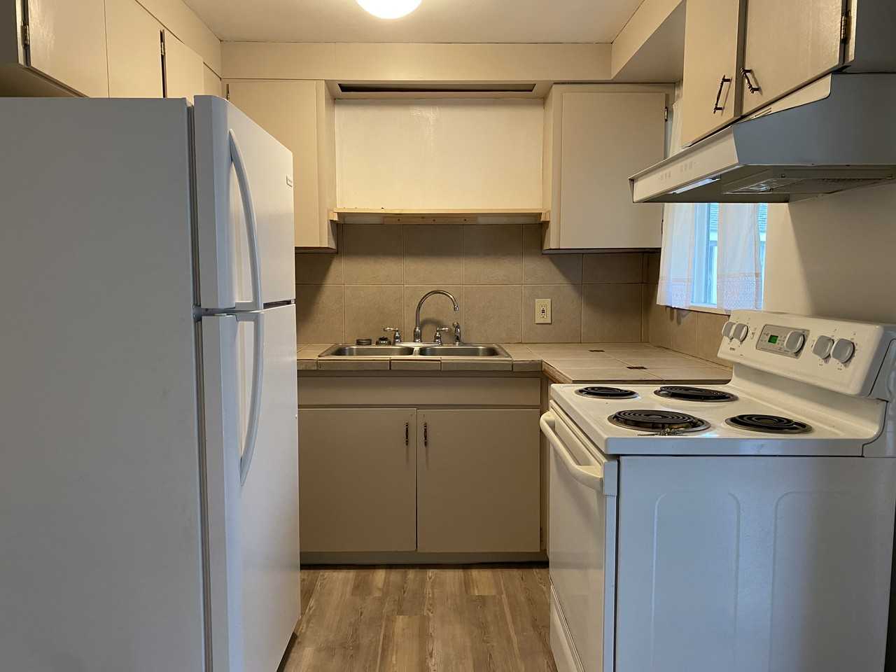 310 Se 3rd St #4 - Photo 3 of 8