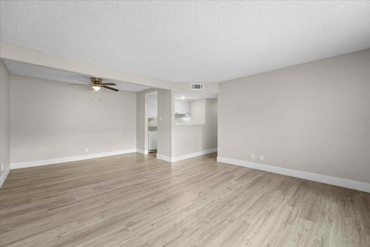 Sherwood Forest Apartments - Photo 4 of 40