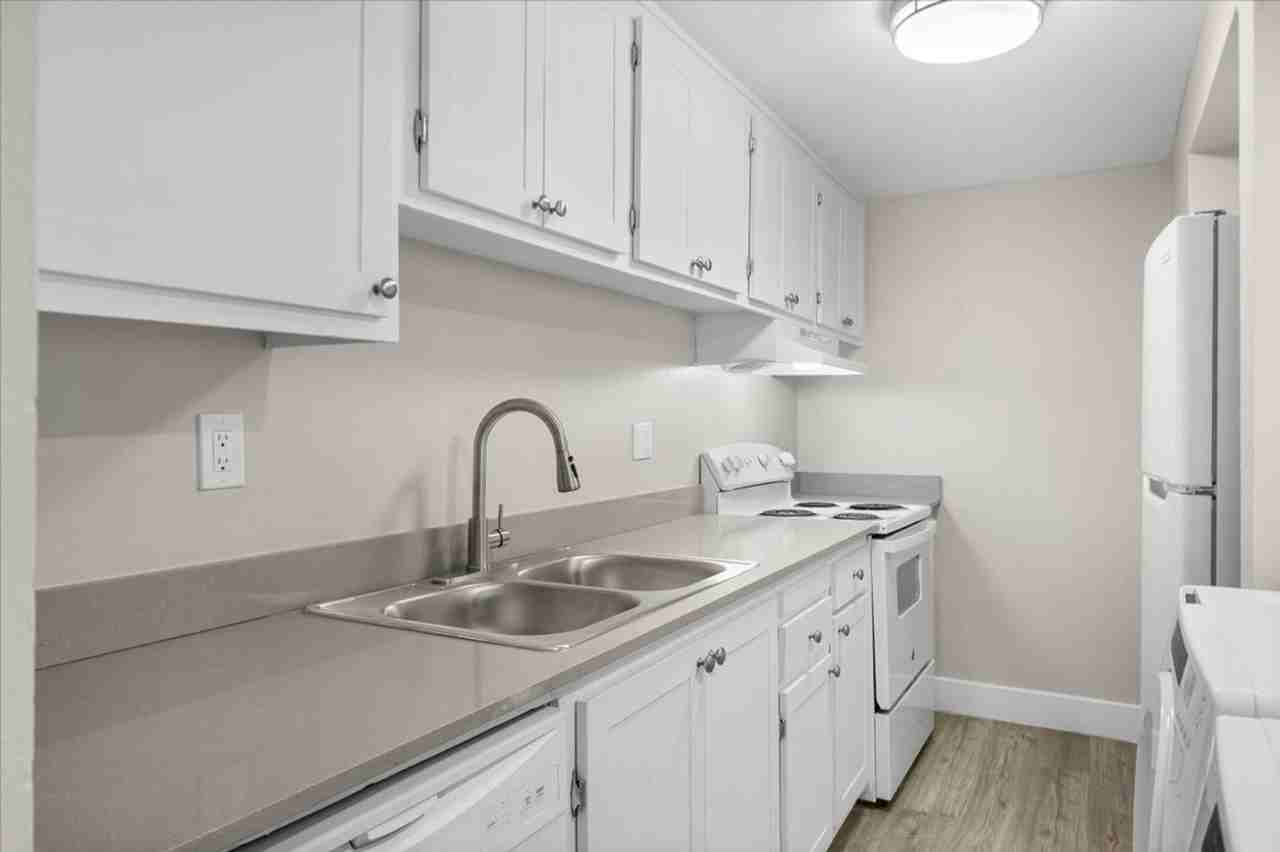 Sherwood Forest Apartments - Photo 2 of 40