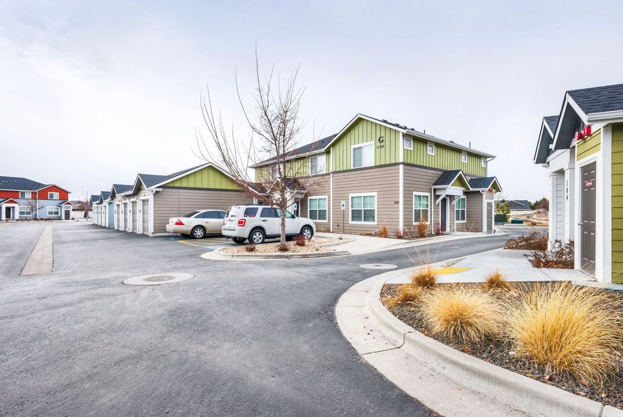 1288 E Everest St - Photo 4 of 19