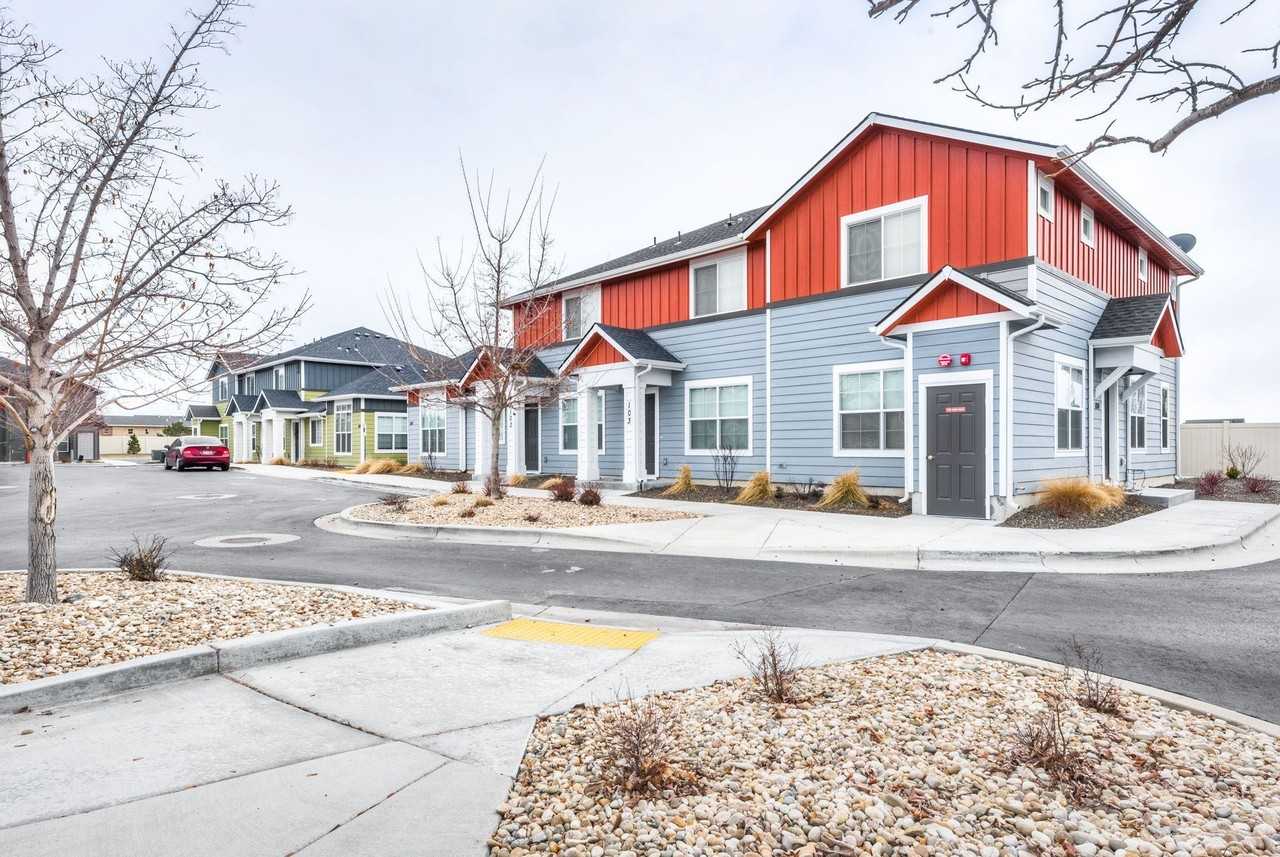 1288 E Everest St - Photo 7 of 19