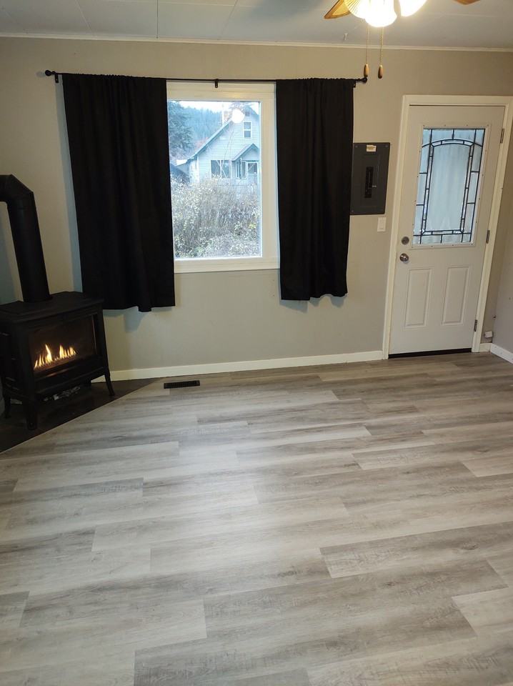 1498 52 Ave Ne #1 - Photo 2 of 15