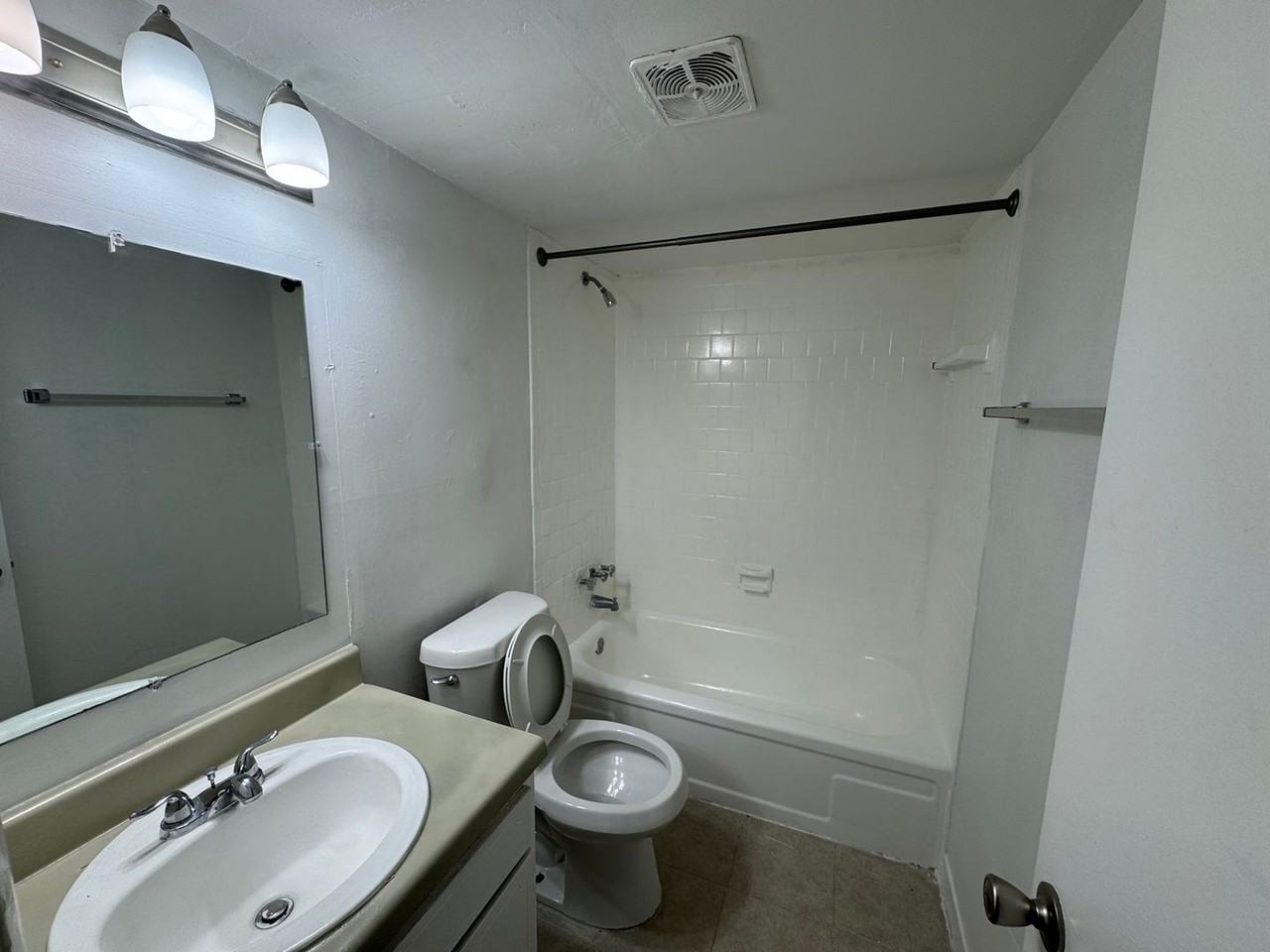 Villas At Panthersville Apartment Homes* - Photo 5 of 18