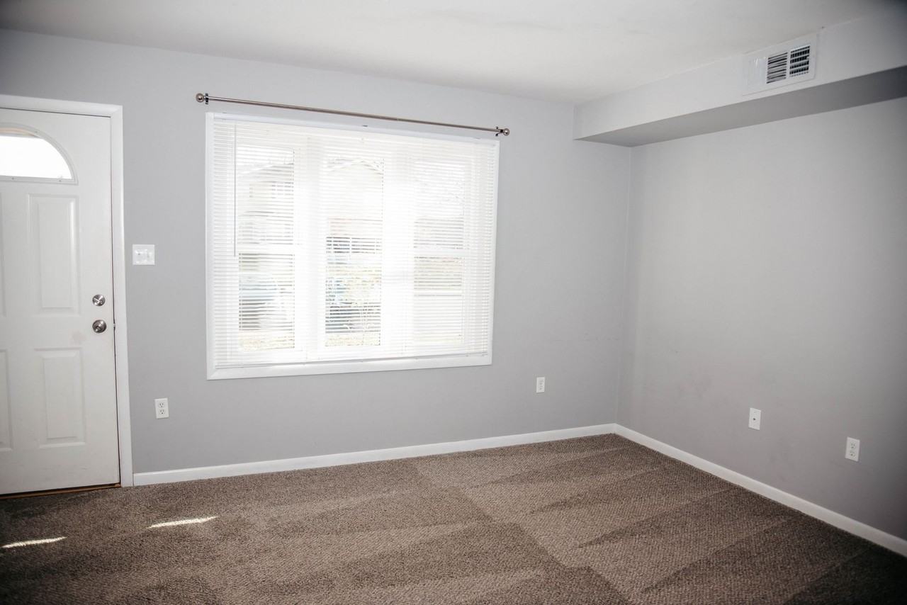 553 Mountain View Rd - Photo 2 of 18