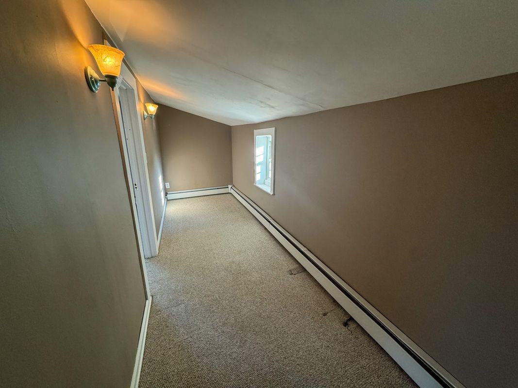8 Lee Ave - Photo 2 of 12