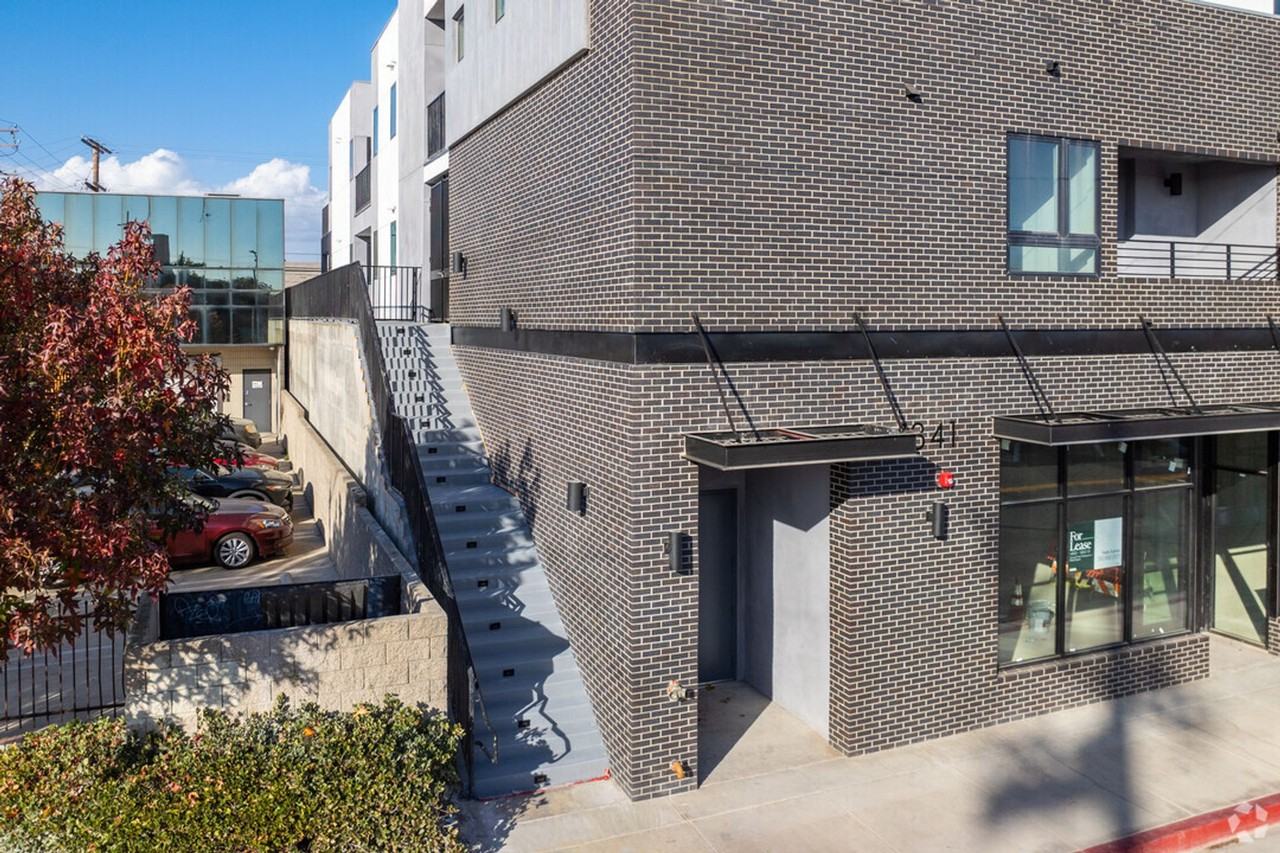 Thrive Apartments - Photo 2 of 14