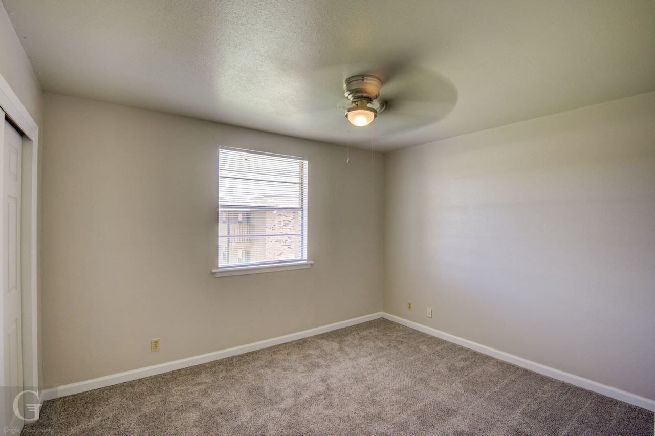 Willow Park Apartments - Photo 7 of 11