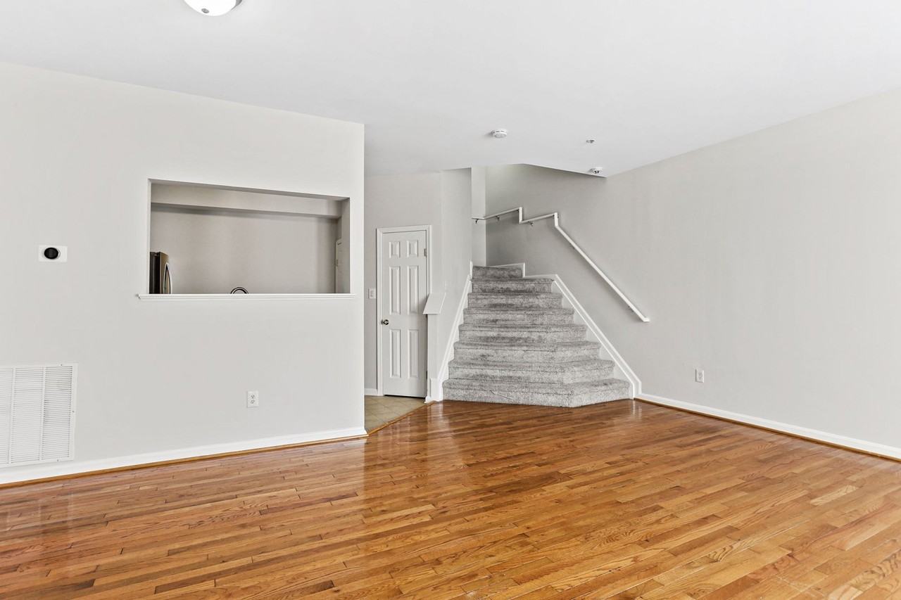 1905 Camelia Ct - Photo 2 of 13