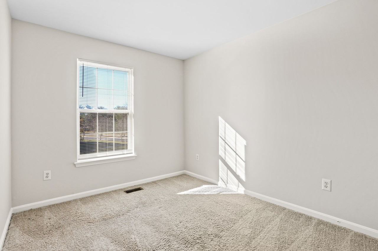 1905 Camelia Ct - Photo 5 of 13