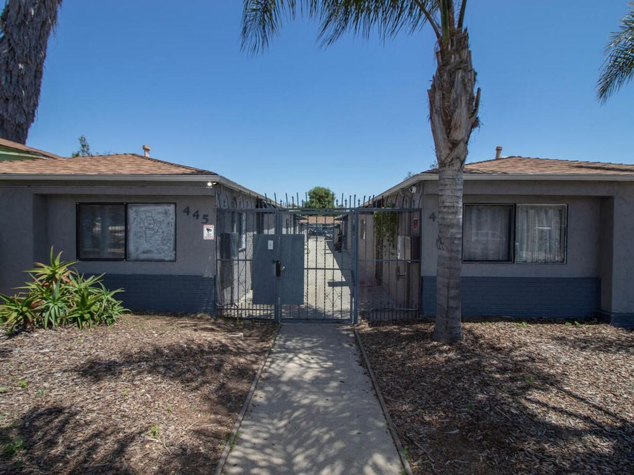 443 47th St #2 - Photo 2 of 18