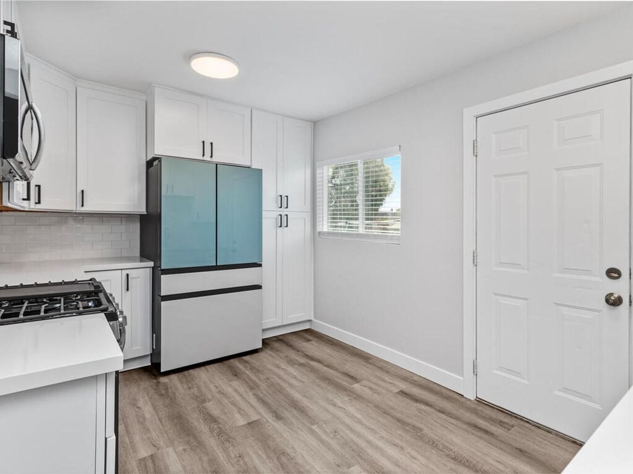 443 47th St #2 - Photo 6 of 18