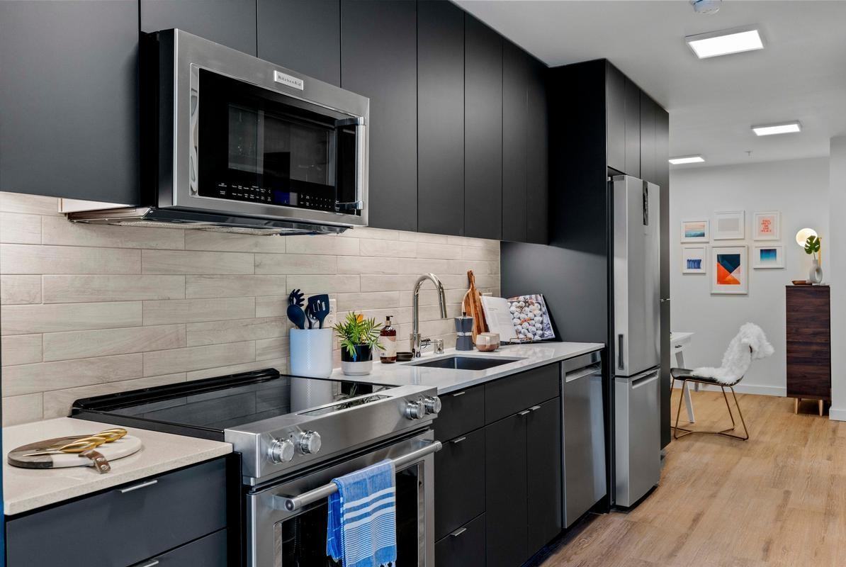 417 2nd Ave W - Photo 4 of 27