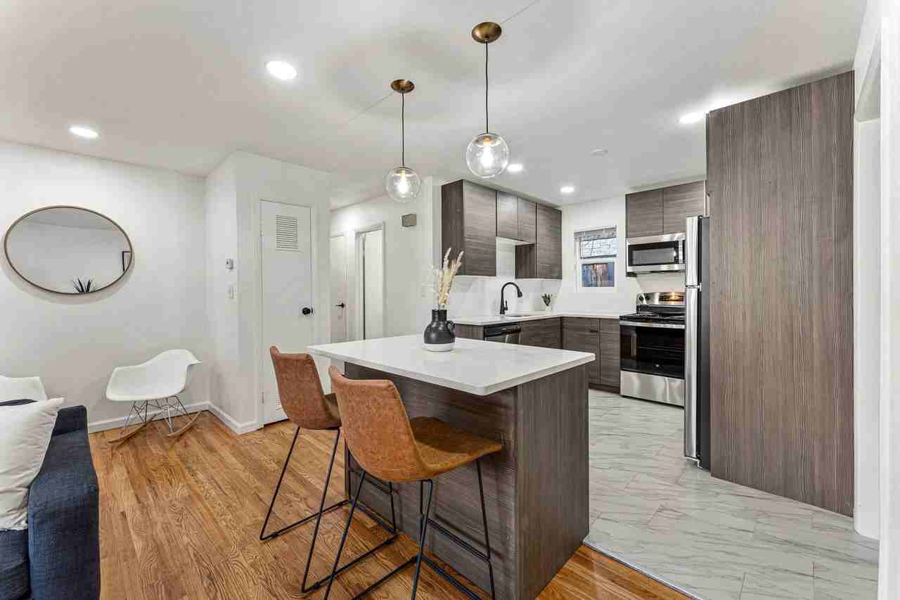 1224 Jay St - Photo 3 of 26