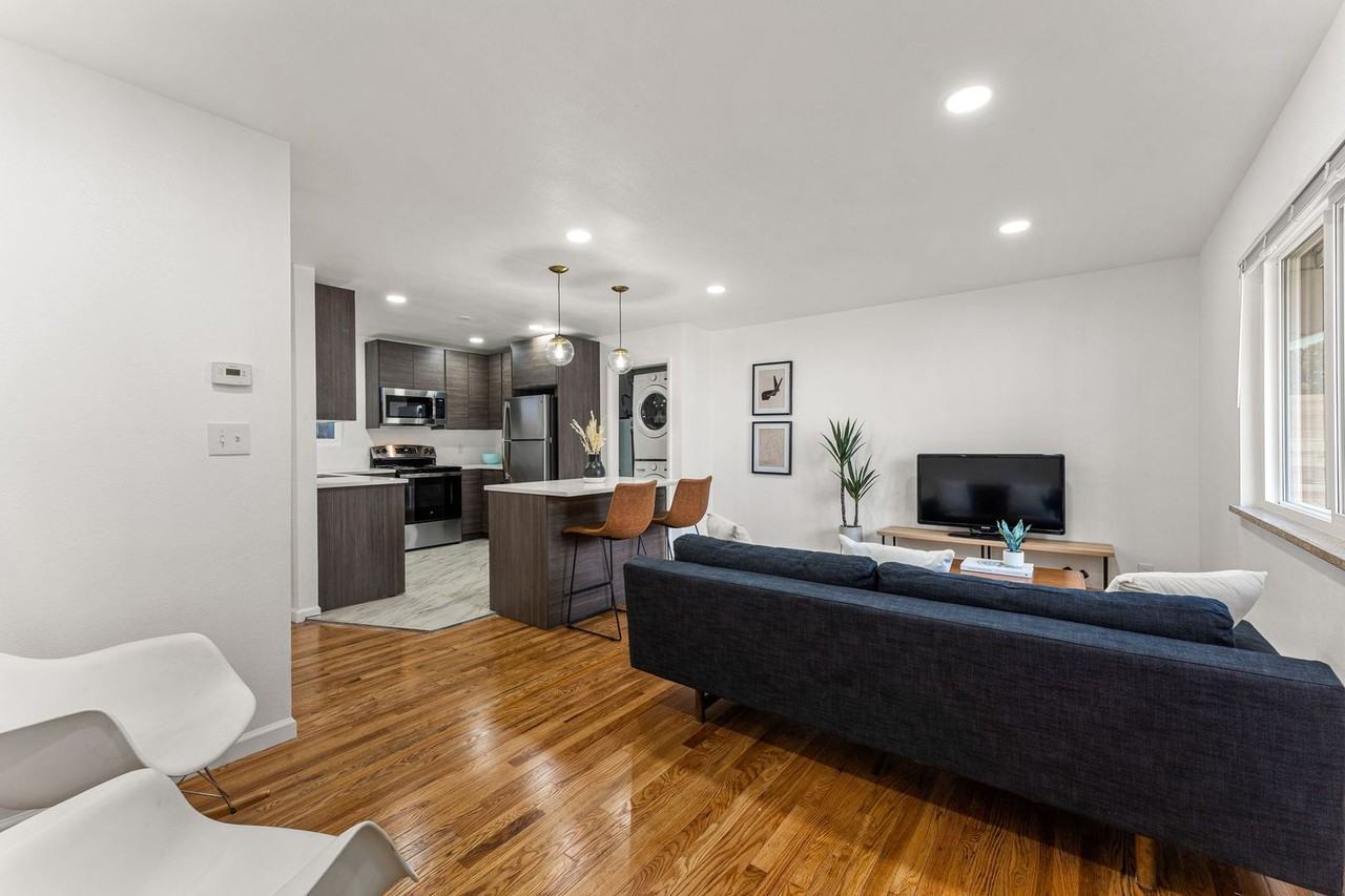 1224 Jay St - Photo 4 of 26