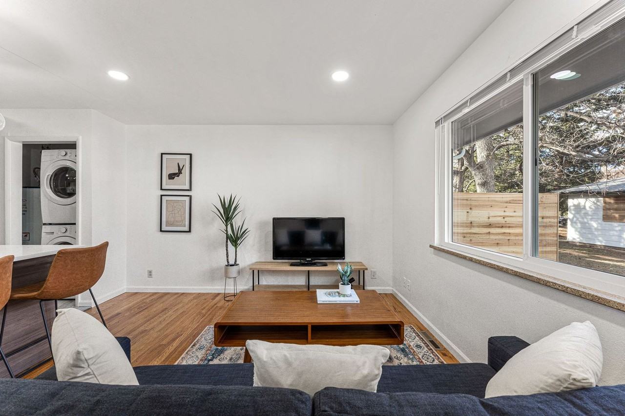 1224 Jay St - Photo 5 of 26