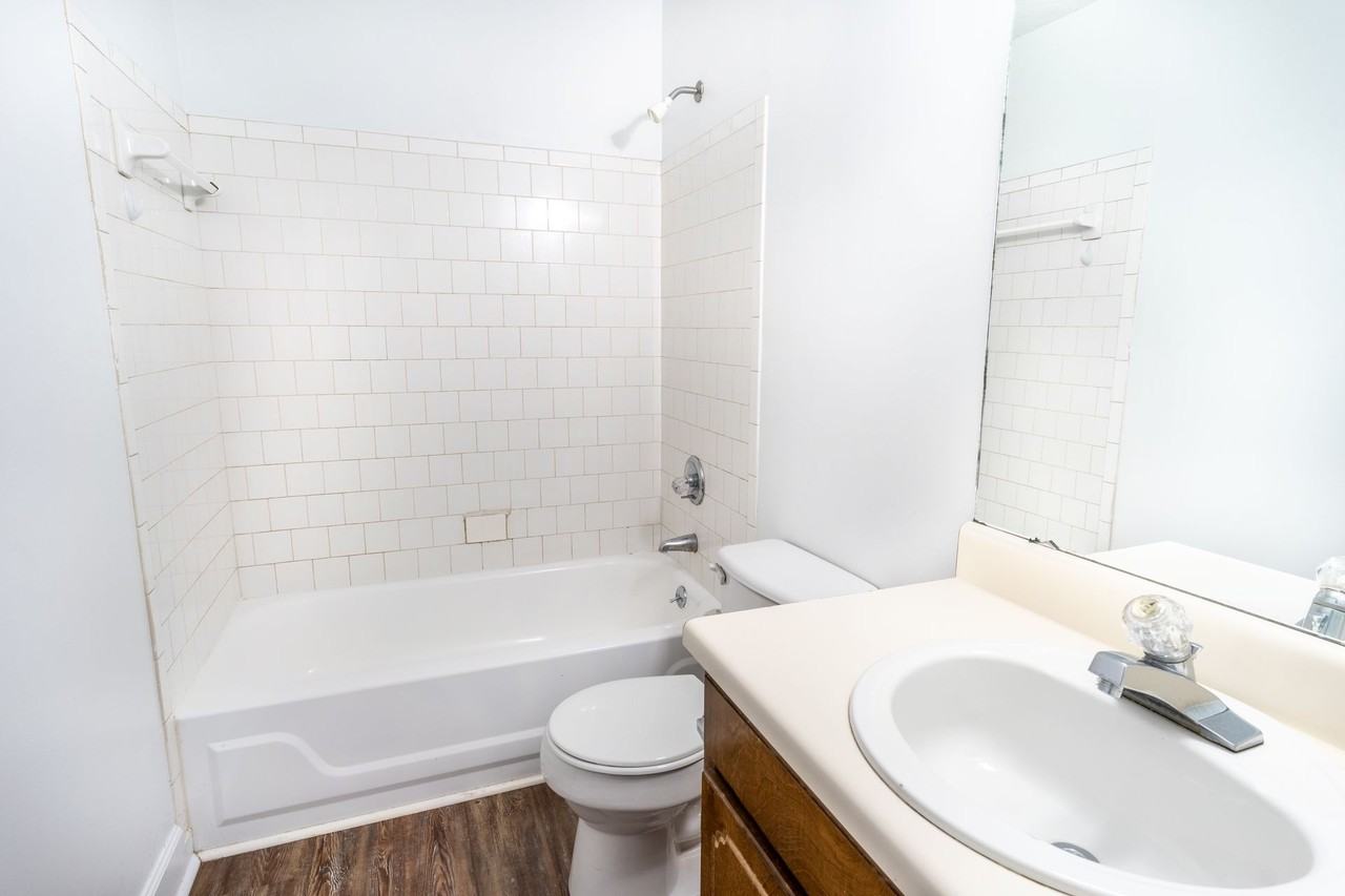 220 Coffee Street - Photo 2 of 3