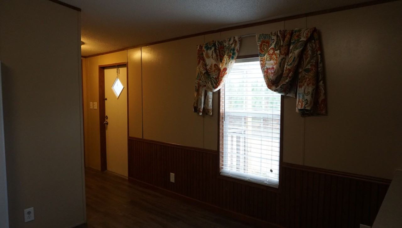 3930 Rowell Road - Photo 4 of 22