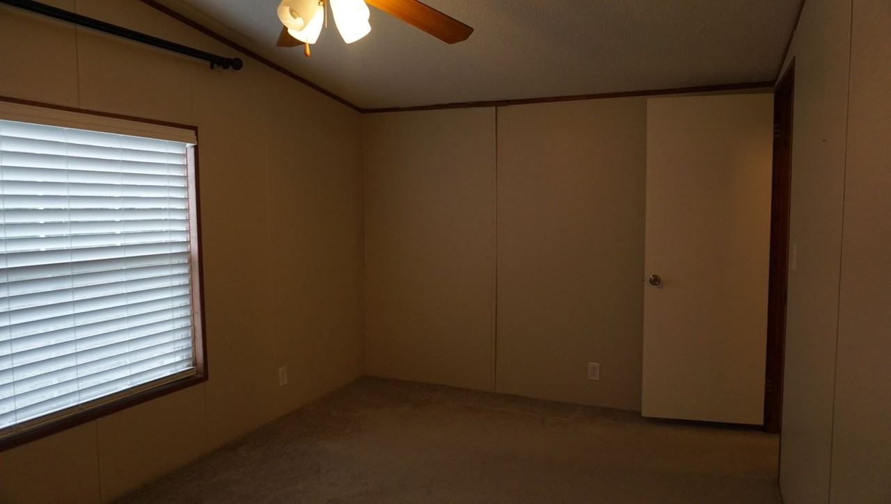 3930 Rowell Road - Photo 5 of 22