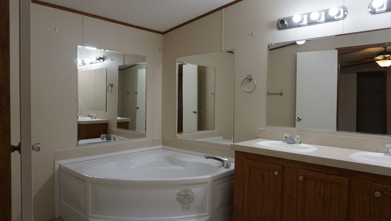 3930 Rowell Road - Photo 7 of 22