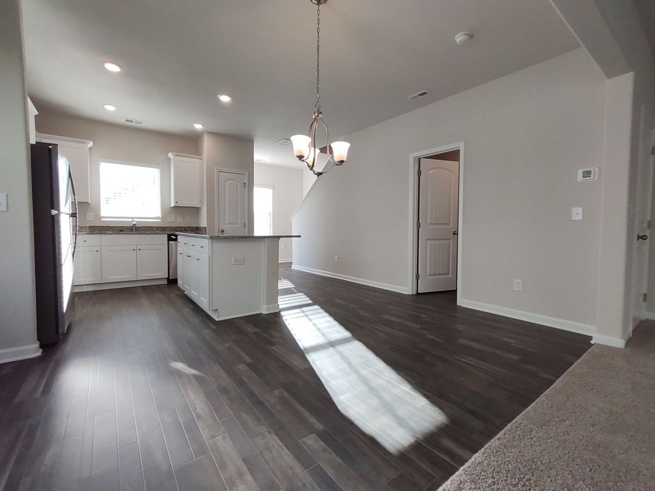 112 Chandler Ct - Photo 5 of 19