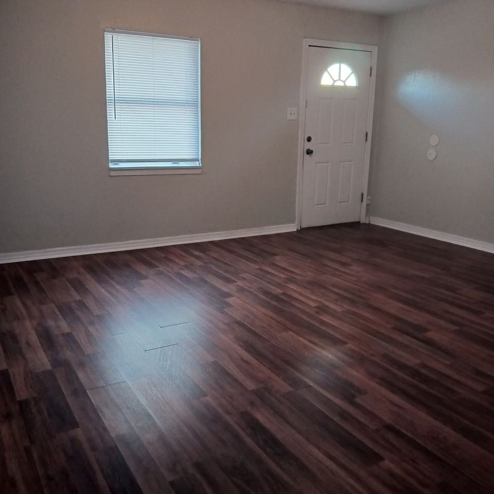 4226 S Van Buren St - Photo 4 of 12