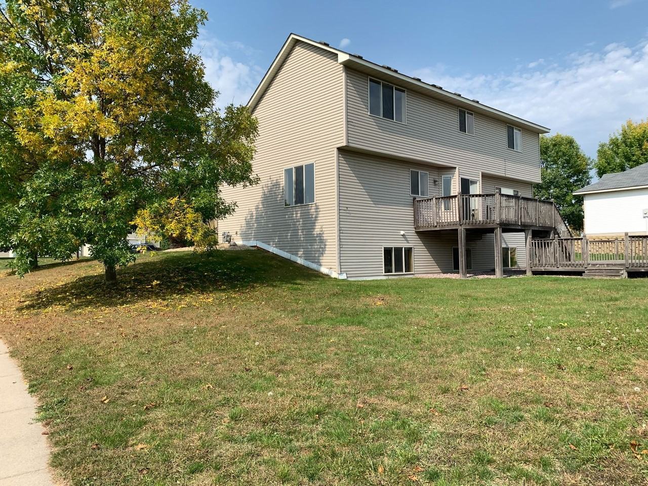 18037 Monroe Cir Nw - Photo 3 of 10