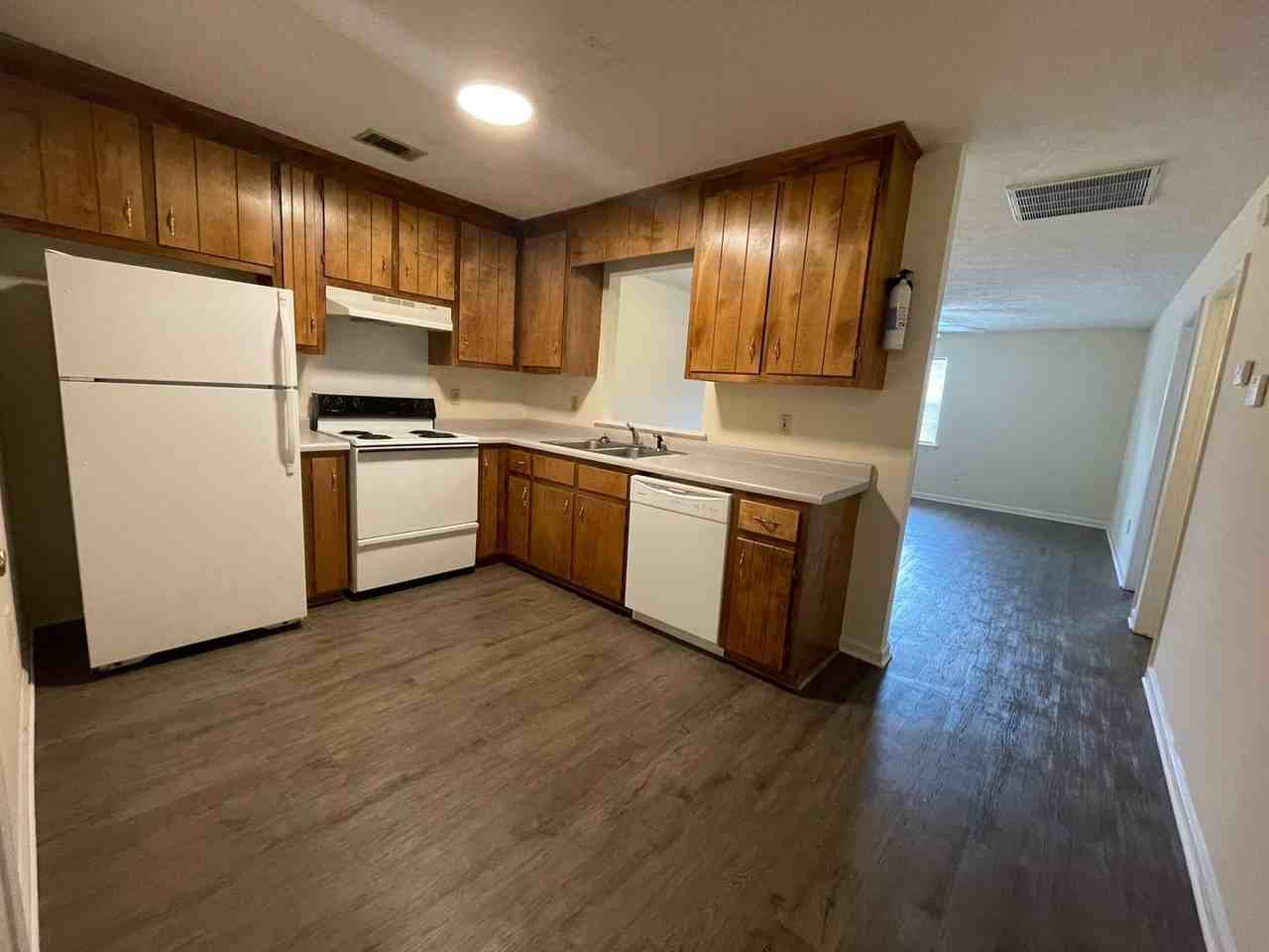 140 Hunters Run Rd - Photo 3 of 10