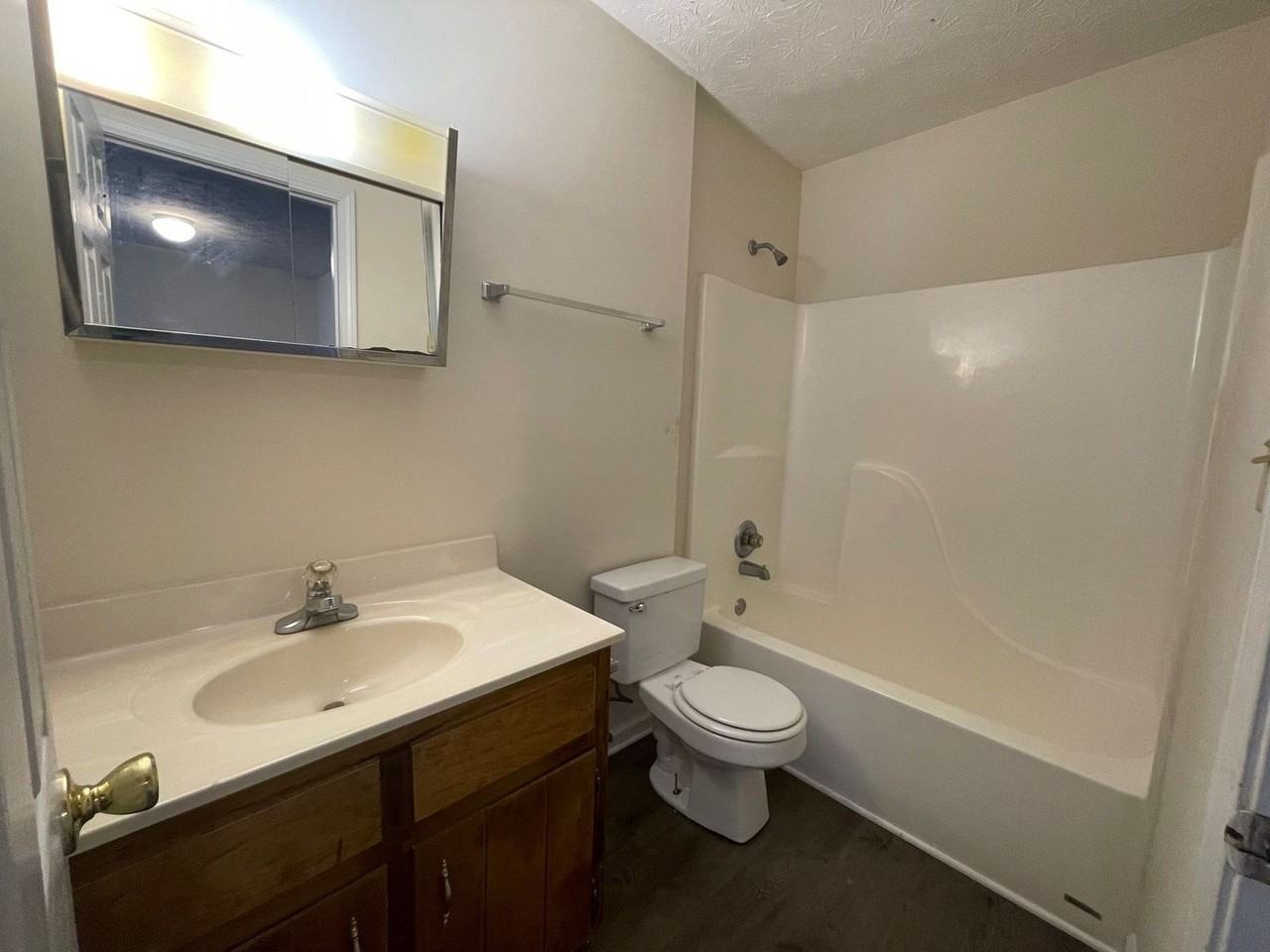 140 Hunters Run Rd - Photo 5 of 10