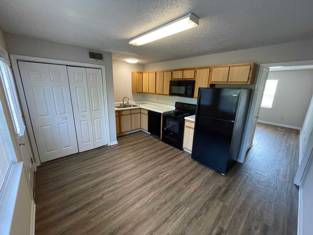 101 Davis Street - Photo 3 of 10