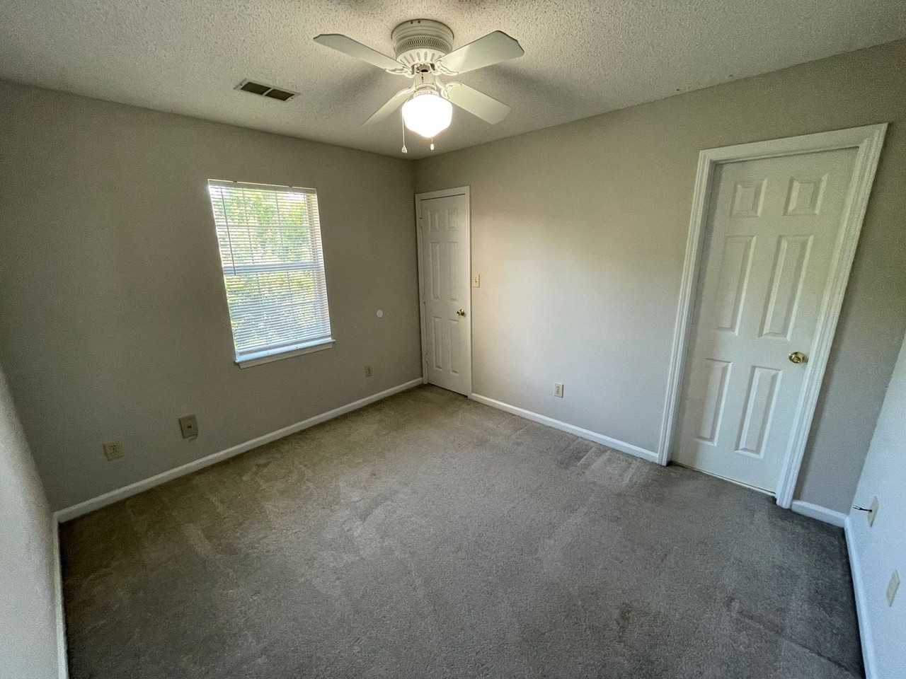 101 Davis Street - Photo 4 of 10