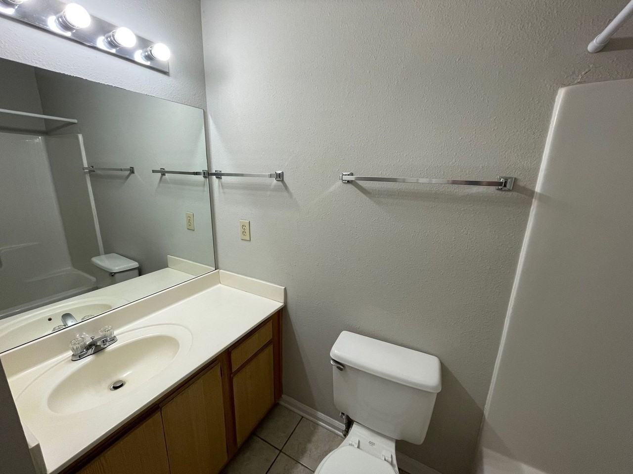 101 Davis Street - Photo 5 of 10