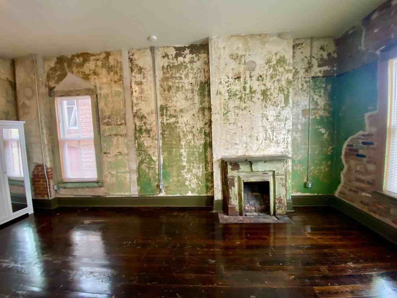 112 S 5th St #201 - Photo 3 of 11