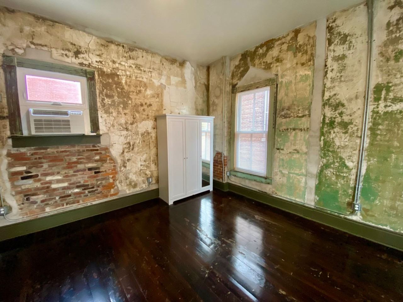 112 S 5th St #201 - Photo 4 of 11