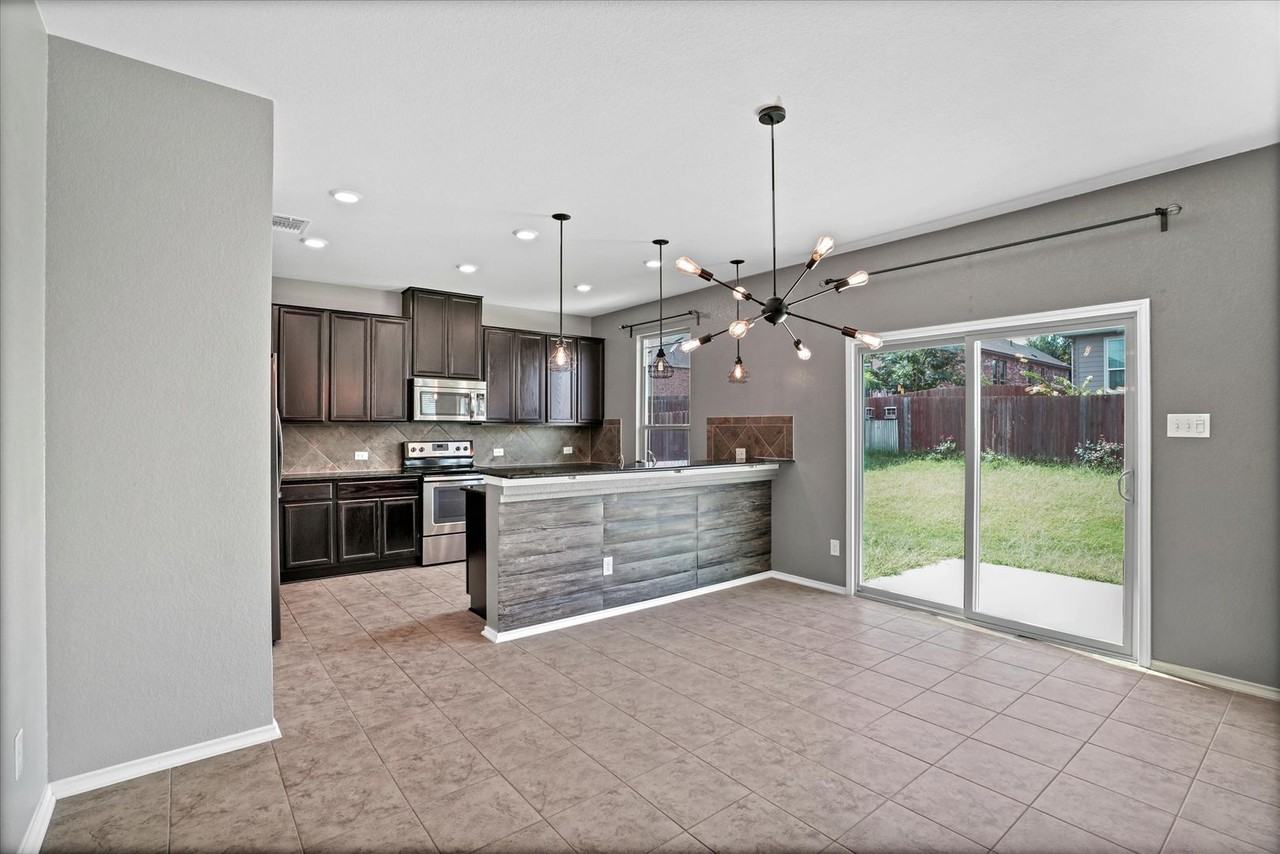 222 Culebra Dr - Photo 6 of 22