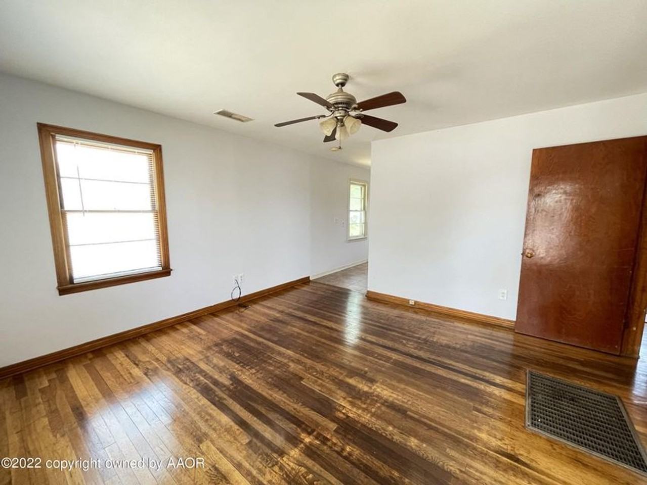 516 Park Ave - Photo 4 of 9