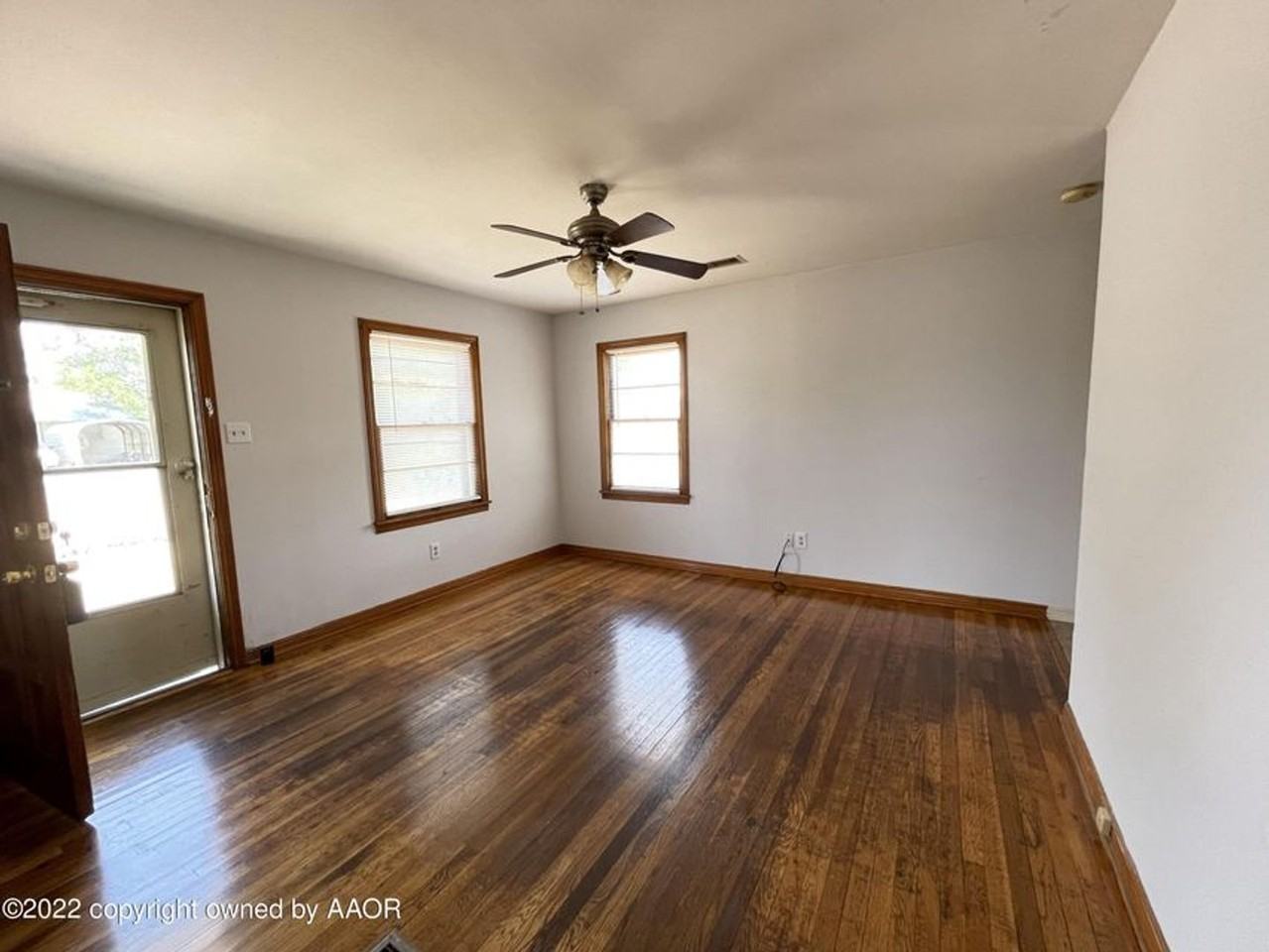 516 Park Ave - Photo 5 of 9