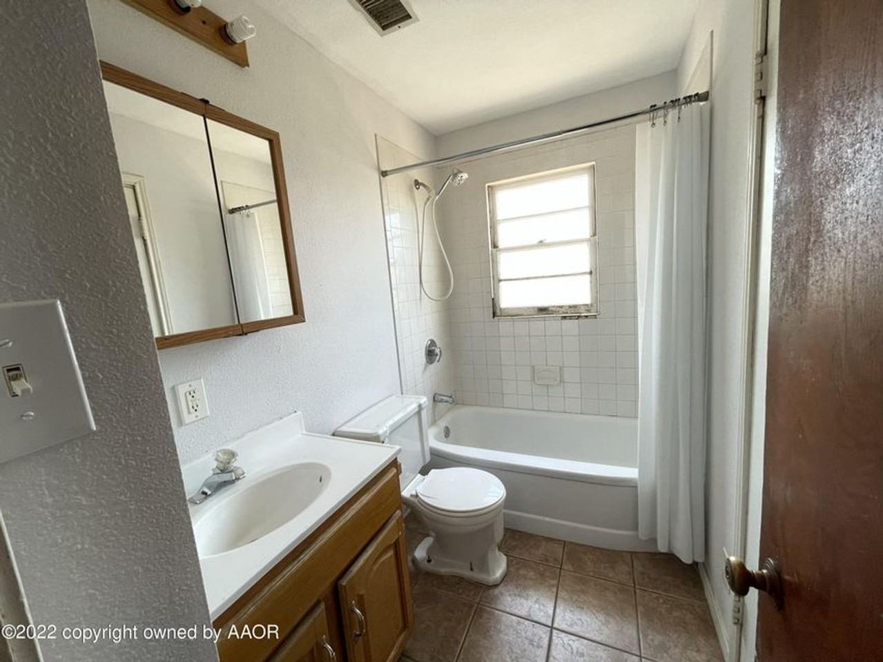 516 Park Ave - Photo 7 of 9