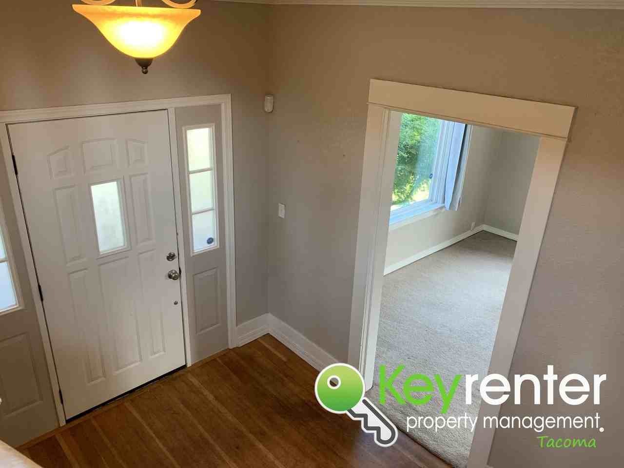 1016 N Steele St - Photo 2 of 44