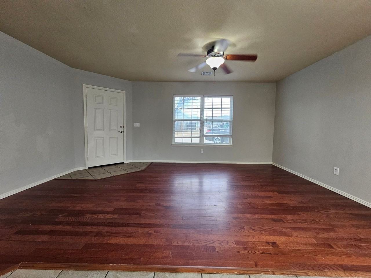 1187 S Craftsman St - Photo 3 of 17